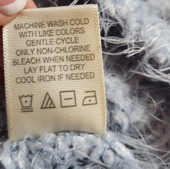 Ultra Flirt Womens Blue V-Neck Cropped Sweater Size L - Picture 5 of 5